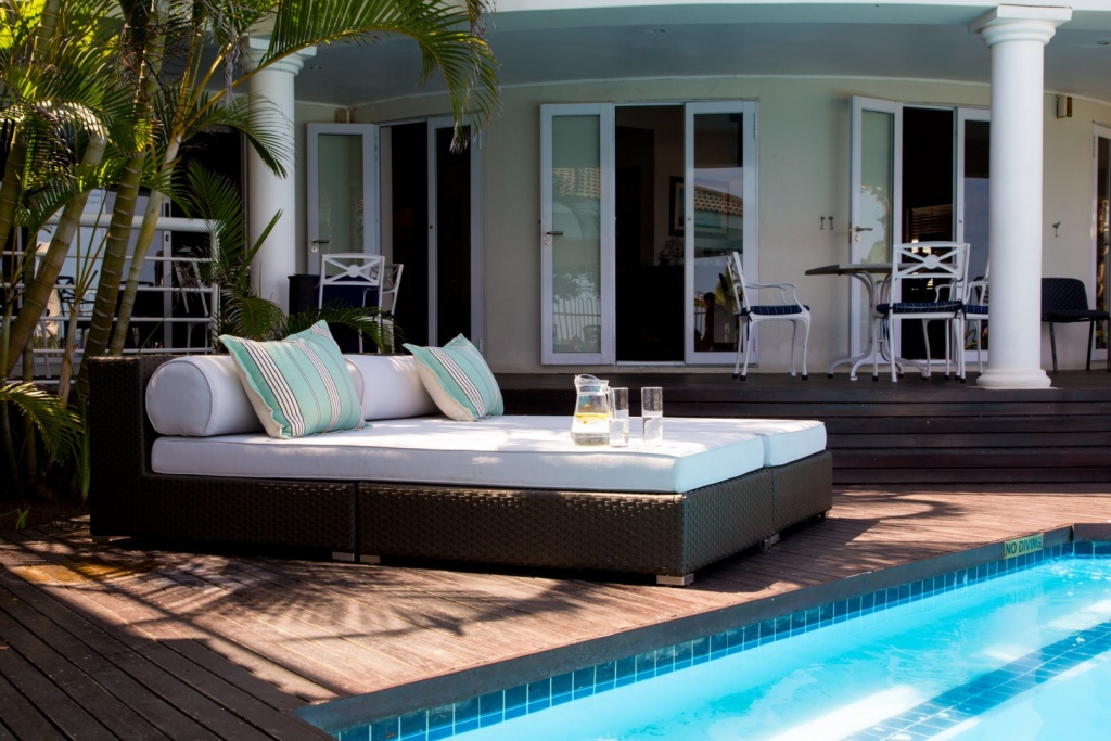 All weather outdoor aluminium framed day bed.